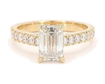 Solitaire ring, emerald centre stone, Catalogue no. CAT-R-043