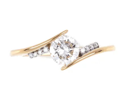 Ring, round centre stone, Ref. SJR44595